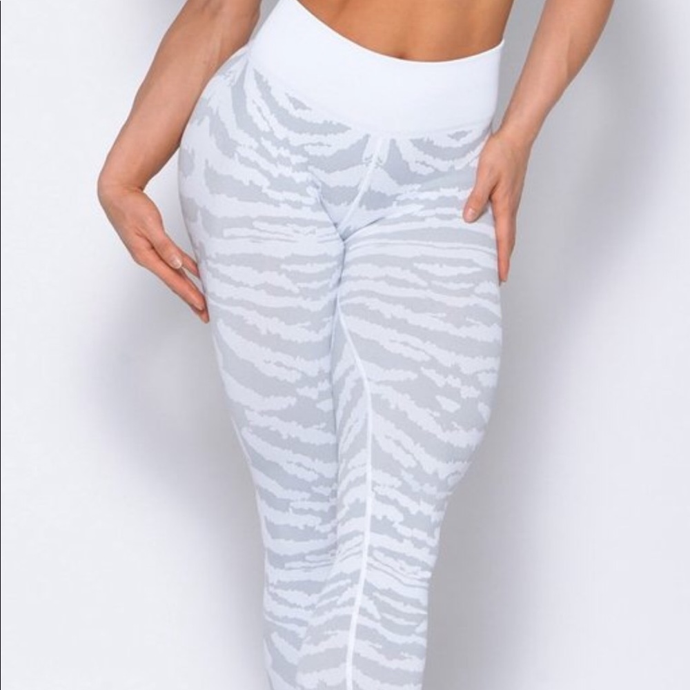 ISO bombshell sportswear tiger seamless leggings